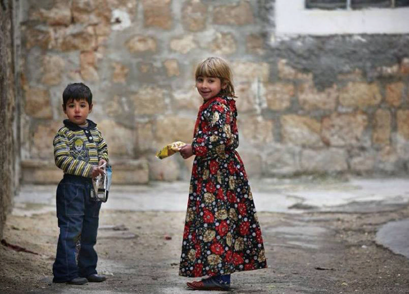 街角の子供たち（©鈴木雄介,2013） Aleppo, Syria